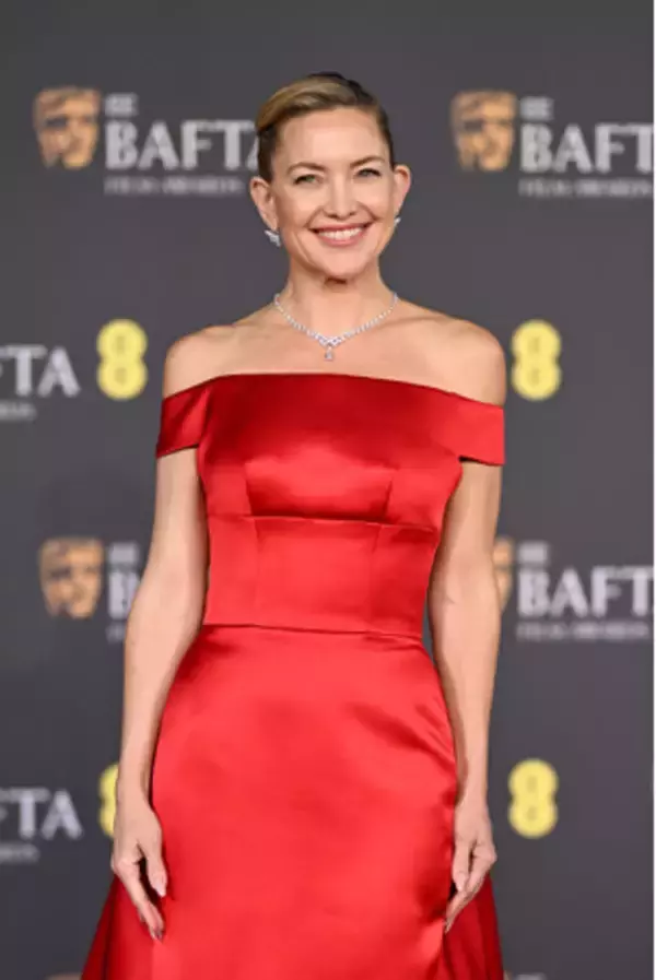 第79回英国アカデミー賞(BAFTA)授賞式にケイト・ハドソン、エリン・ドハティ、ジョー・アルウィンらがショーメのジュエリーを纏い登場
