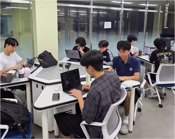 韓国・大邱ソフトウェアマイスター高等学校が「Findy Team+」を導入！教育現場での採用は国内外で初。AI人材育成を加速する韓国の職業系高校で「チームで開発する力」の育成を支援