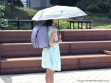 「■“子どもの日傘” 小学生７割「日傘を使いたい」 ～ 現役の小・中・高校生400名へ【夏の紫外線対策と美容】を調査 ／ 子どもの肌にあたえる紫外線の影響や日傘のメリットほか、美容皮膚科の医師が解説」の画像1