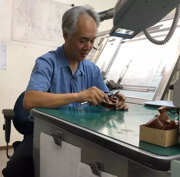 「世界に認められた金型製造技術で躍進する小さな町工場「ダイキ精工」。次の未来へ技術をつなげる新しいブランド『ダイキネクスト』を立ち上げた意図に迫る。」の画像