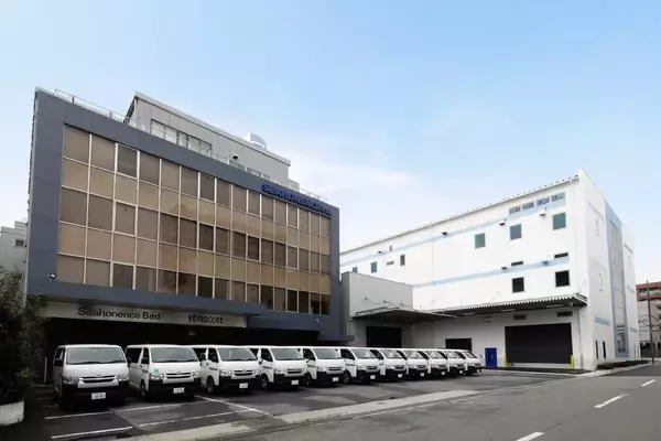 「医療・介護を取り巻く環境にもっと笑顔を──シーホネンス 70年の歩み・創業の志と常に挑戦する開発型メーカーの系譜」の画像