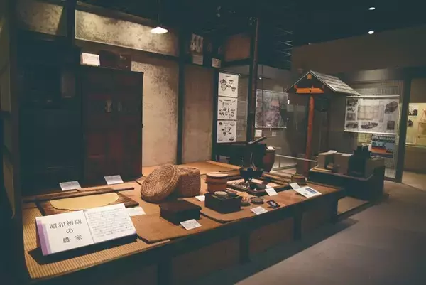 「教科書の「昔の道具」を実体験。市域を越えて学校が活用する学びの場　昭和39年の「小学生絵日記」初公開。高度成長期の子どもの日常を辿る」の画像