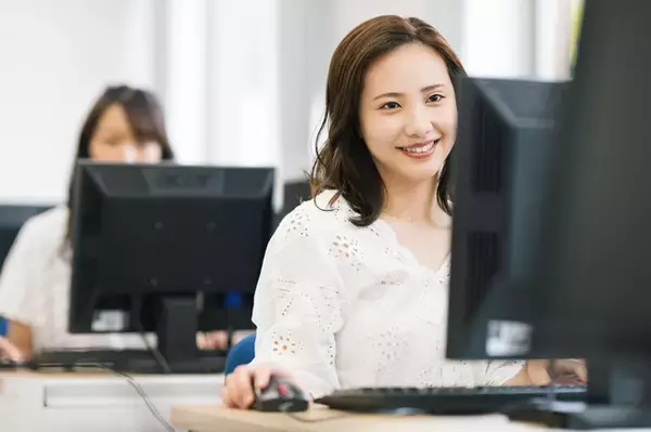 学んでみたいプログラミング言語ランキング 3位「C言語」、2位「JavaScript」、1位は？