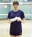 「バレーボールシューズ「WAVE LIGHTNING Z8」発売」の画像1