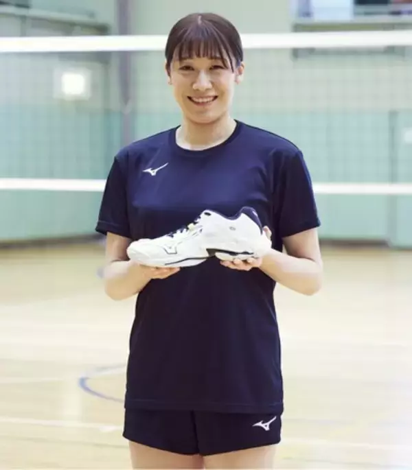 「バレーボールシューズ「WAVE LIGHTNING Z8」発売」の画像