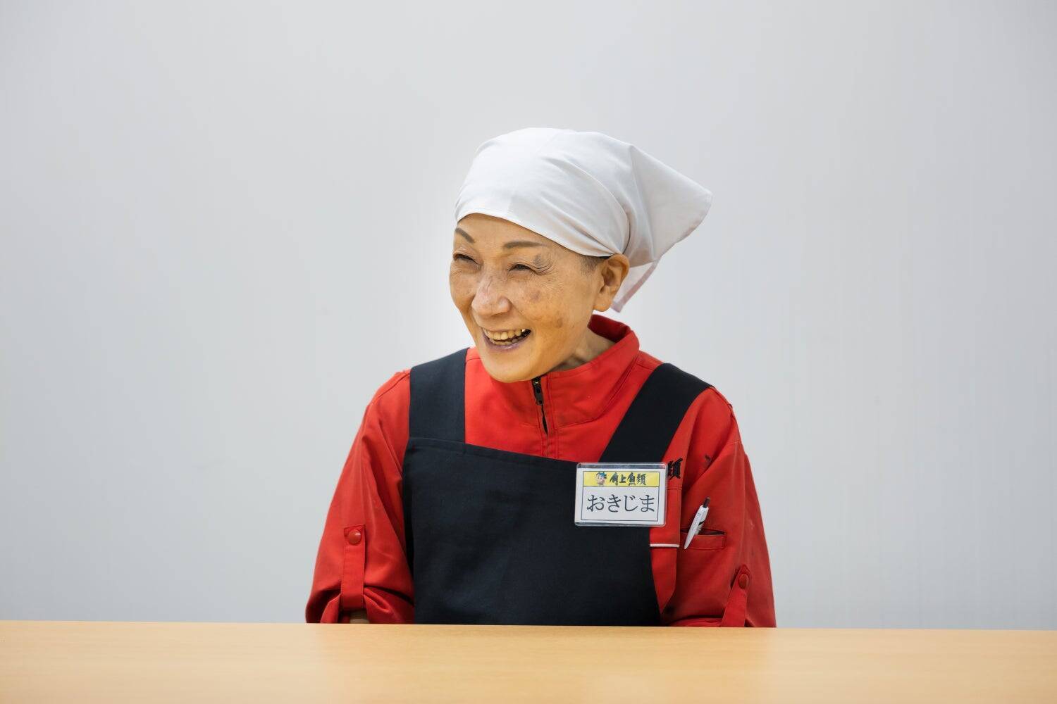 「今日のお魚、何がいい？」がもっと気軽に。 対面売場と食卓を笑顔でつなぐ、角上魚類・女性親切係の「対話の架け橋」。