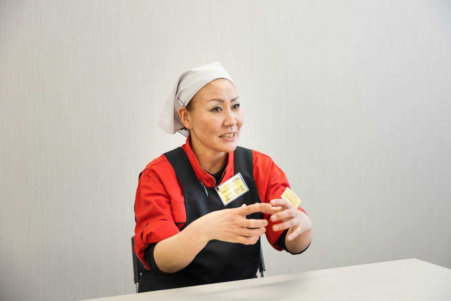 「今日のお魚、何がいい？」がもっと気軽に。 対面売場と食卓を笑顔でつなぐ、角上魚類・女性親切係の「対話の架け橋」。