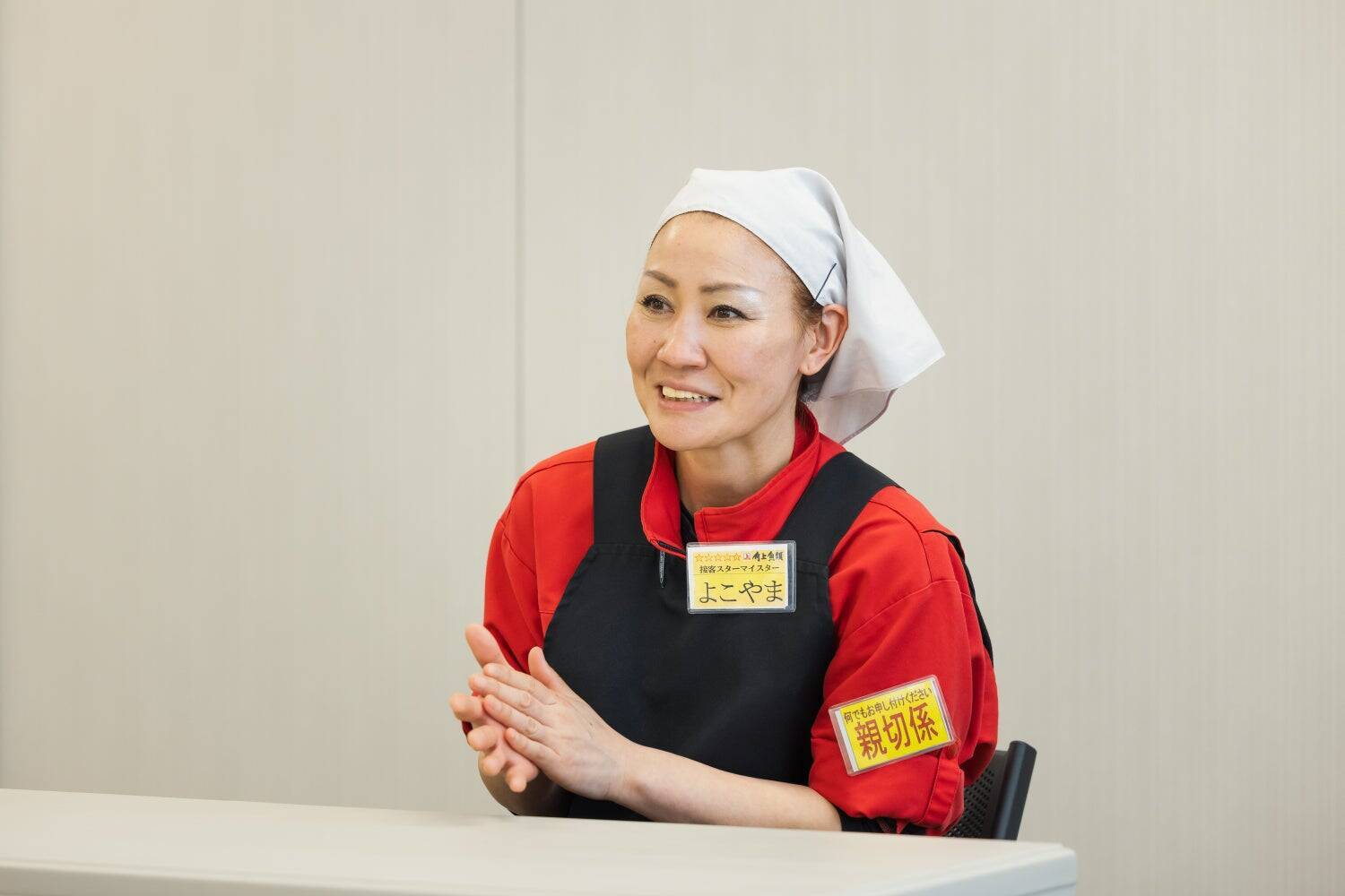 「今日のお魚、何がいい？」がもっと気軽に。 対面売場と食卓を笑顔でつなぐ、角上魚類・女性親切係の「対話の架け橋」。