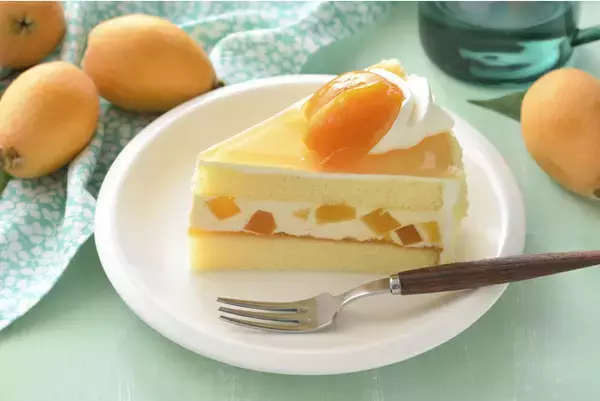 【銀座コージーコーナー】夏バテ抑止に、「びわ」のスイーツでエネチャージ。ビタミン・ミネラル豊富な “びわ” を使ったショートケーキ。