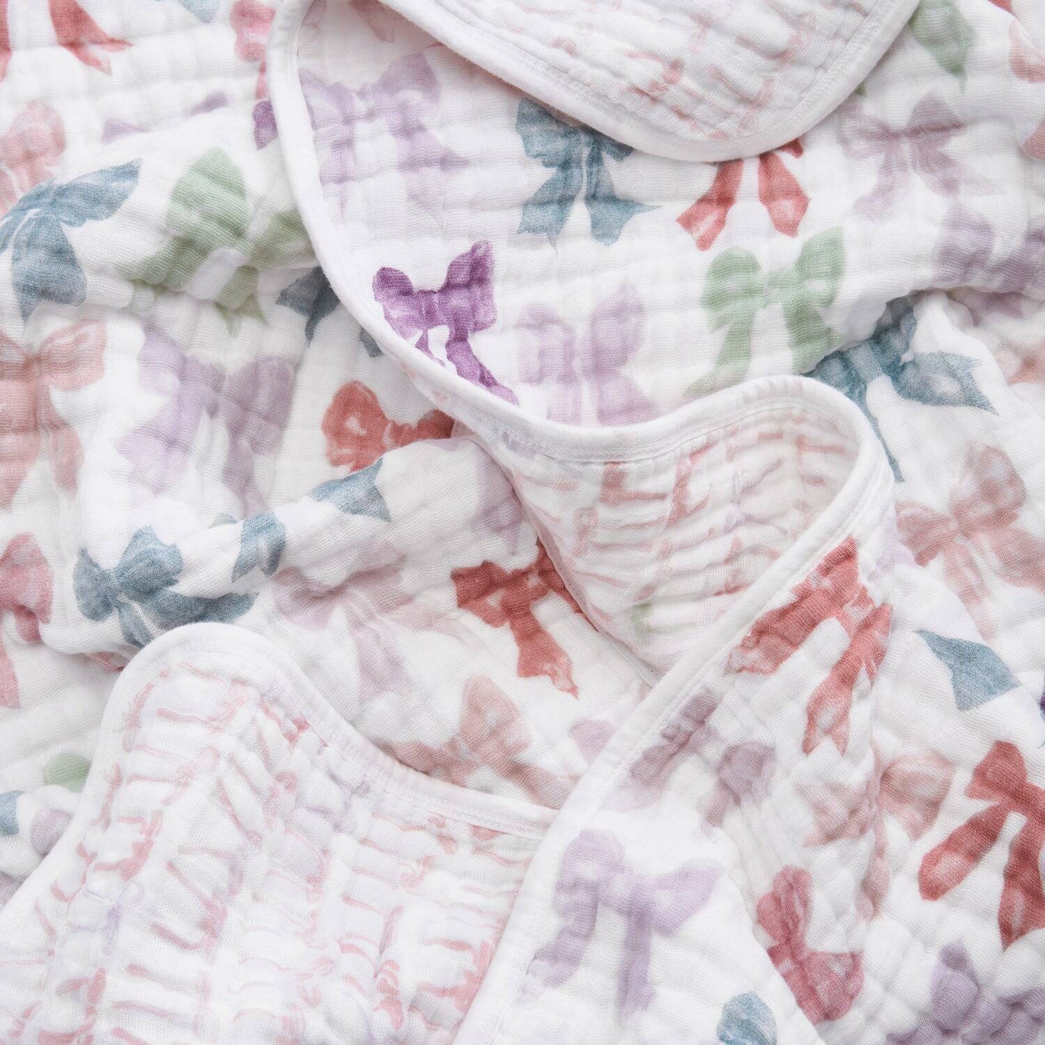 『一枚広げると、世界がある 』街が、宇宙が、アトリエがファミリーを包む