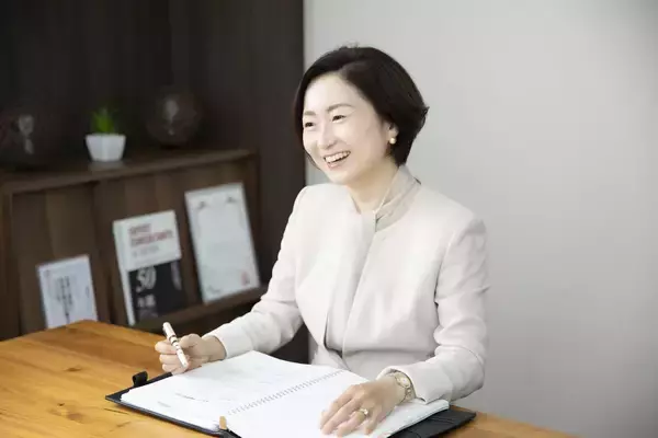 「倒産が増え続けるいま、伝えたいこと。同じ2代目社長が、なぜ一方は潰れ、一方は自由な経営を手にしたのか」の画像