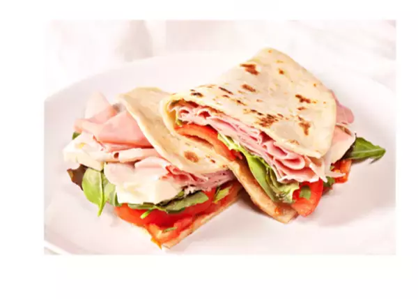 食物アレルギーの有無に関わらず、楽しく皆で同じ食事を食べる