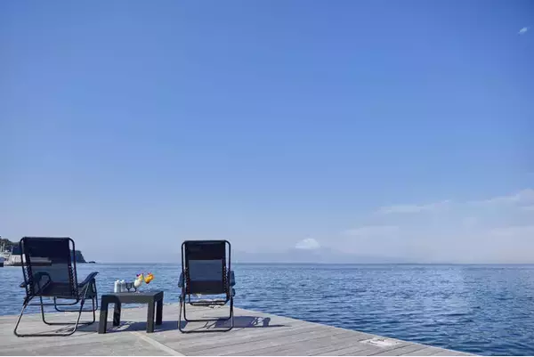 関東初！海に浮かぶ「海上サウナ」が三浦に誕生。テントサウナからそのまま海にダイブ！富士山を望む絶景×天然の水風呂「海風呂」で"ととのう"ネイチャーサウナ、3月7日「サウナの日」に一般販売開始