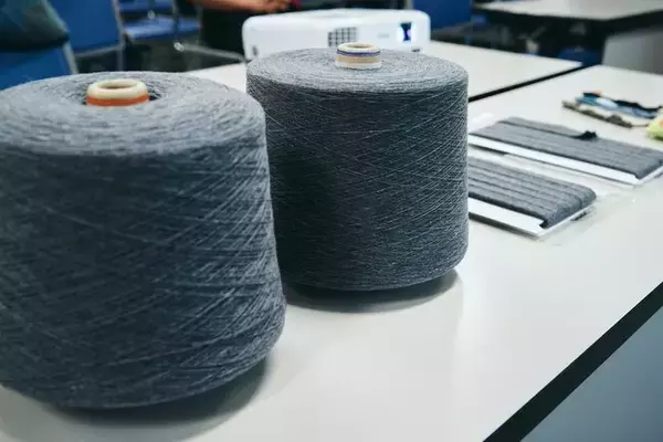 「福井の繊維生産ロスを再び“糸”へ循環。国内でも事例少ない「繊維to繊維」の水平リサイクルを実証」の画像