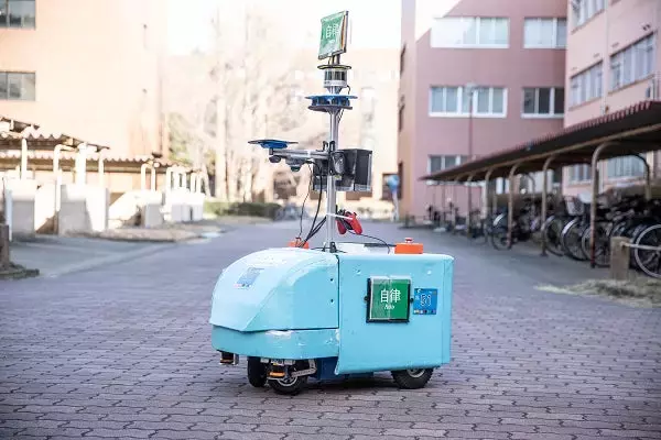 「完走率8.9%の「つくばチャレンジ」を制した、学生と異分野エンジニアの泥臭い共闘録」の画像