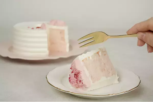 【好評発売中】手作りシフォンケーキ専門店 This is CHIFFON CAKE. から、お母さんへの感謝を伝えるシフォンケーキ2種類が登場！