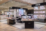 「メイクアップの専門性を極めた世界初の新ディオール バックステージ ストゥーディオがルクア大阪にオープン」の画像1