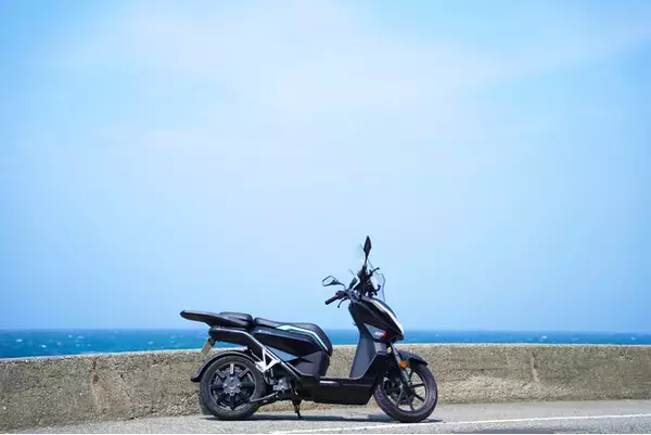 「冒険の鼓動、動き出す。」250ccクラス最強の電動スクーター『VMOTO CPX EXPLORER』発売開始！