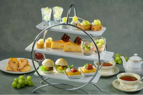 【鳥羽国際ホテル】海を見ながら優雅な午後を過ごす　～シャインマスカットの美味しさをアフタヌーンティで堪能！～