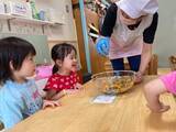 「～「見る」「触れる」「香る」「作る」「食べる」という五感を活かした体験・食事マナーを学ぶ～社会福祉法人絆友会、子どもたちの「生きる力」を育む食育活動を実施」の画像1
