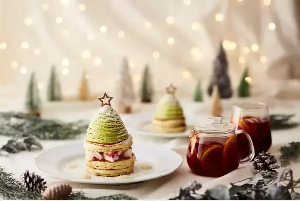 クリスマスシーズン限定！心が弾む雪降るツリーパンケーキ「SNOWY TREE PANCAKE（スノーウィーツリーパンケーキ）」発売開始！