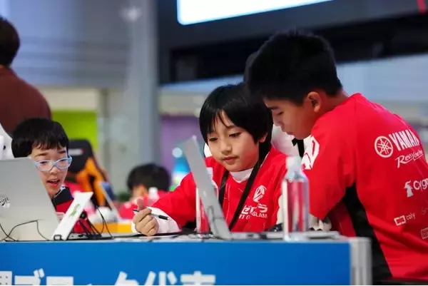 ついに日本一の小学生プログラマーが決定！ 「全国小学生プログラミング大会 ゼロワングランドスラム2025」の決勝大会が12月7日(日)に開催