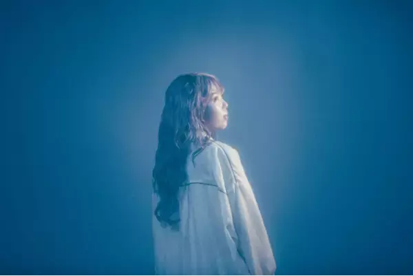 シンガーソングライター 森川葵咲樹、人類の進化を問う新曲「ダーウィン事変」リリース