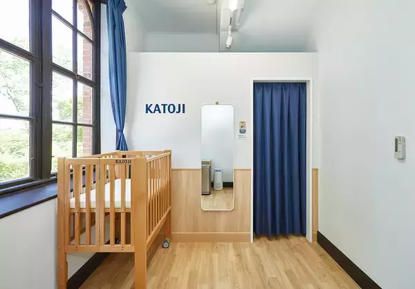 地元企業とコラボレーション！KATOJI 初プロデュース ベビールーム（授乳室）が完成！