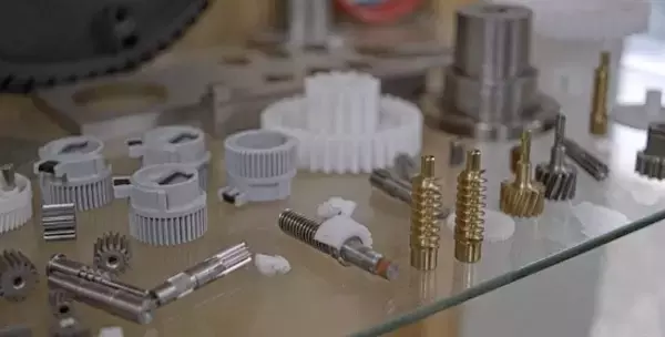 芝浦機械とKEBA、K 2025で次世代油圧式射出成形機技術を発表