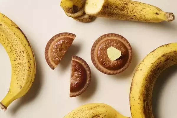 梅雨のじめじめ気分を、陽気なバナナのパワーで晴れやかに！「焼きたてタルト チョコバナナチーズ」6/1（日）発売