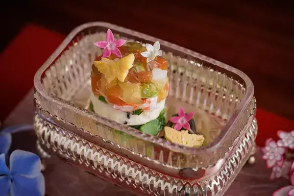「食材の味を引き立てる。陣屋の一皿に生きる「万能すりみパウダー」の可能性」の画像