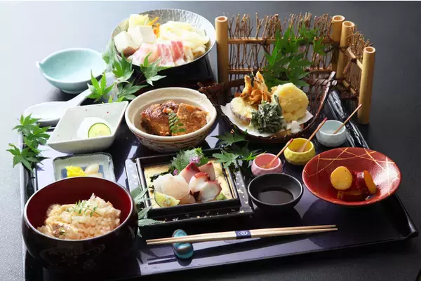 【海鮮ランチ＆日帰り温泉プラン】きらめく海を眺める鳴門温泉と瀬戸内の美味を堪能するショートトリップ