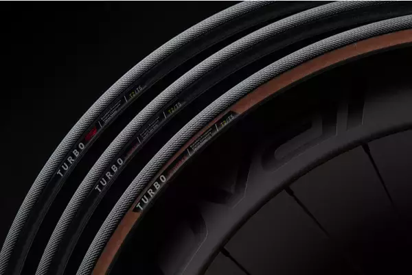 スペシャライズドが歴史と定評のあるロードタイヤを一新。新しいコンパウンドを開発し、さらにスピードを極める。