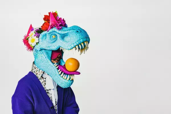 「AIを使って誰でもバンドに参加できる！？キングコング西野亮廣が謎の絶滅系アイドル「バンドザウルス」にかける想いとは。」の画像