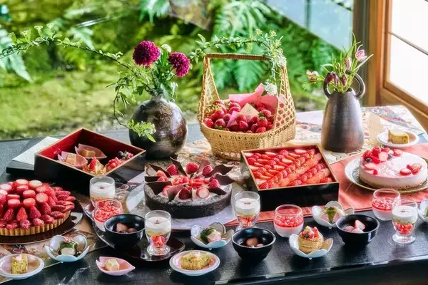 「【ヒルトン東京お台場】日本料理「さくら」初開催　春限定 「和×いちご デザートビュッフェ」～日本庭園越しに望む東京湾の景色が彩るティータイム～」の画像