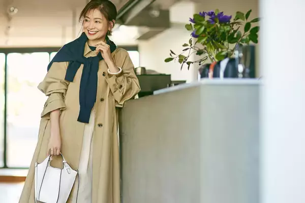 「ROPE’ (ロペ)が、人気エディター三尋木奈保さんとコラボレーション。大人モードなステンカラーコートをリリース！」の画像