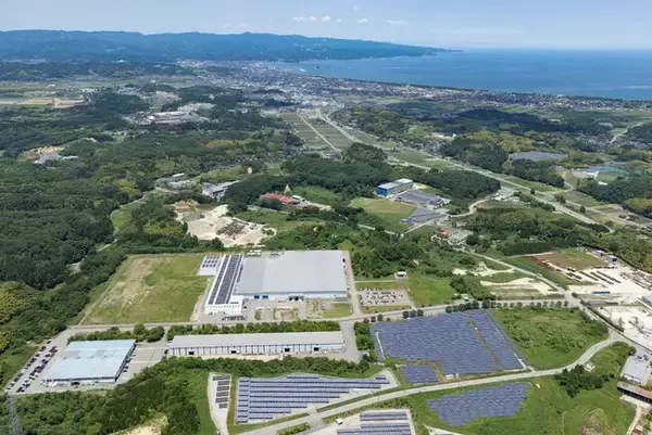 「日本ゼオン、大画面液晶テレビ用位相差フィルムの増設を決定」の画像