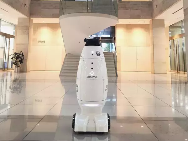 立川センタービルにて警備ロボット「SQ-2(エスキューツー)」の 本格稼働を開始