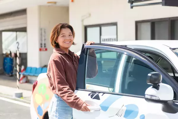 静岡スバル 五輪出場を目指すプロサーファー池田美来選手とパートナーシップ契約を更新