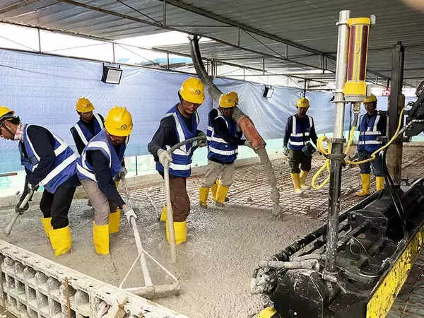 海外初、「クリーンクリート(R)」の供給体制をインドネシアで確立し、試験施工を実施