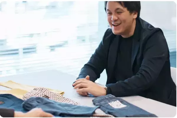 「毎日着たくなる。着せたくなる 快適で摩擦に強いパンツ。ーバイヤーの開発への想いを綴るー」の画像