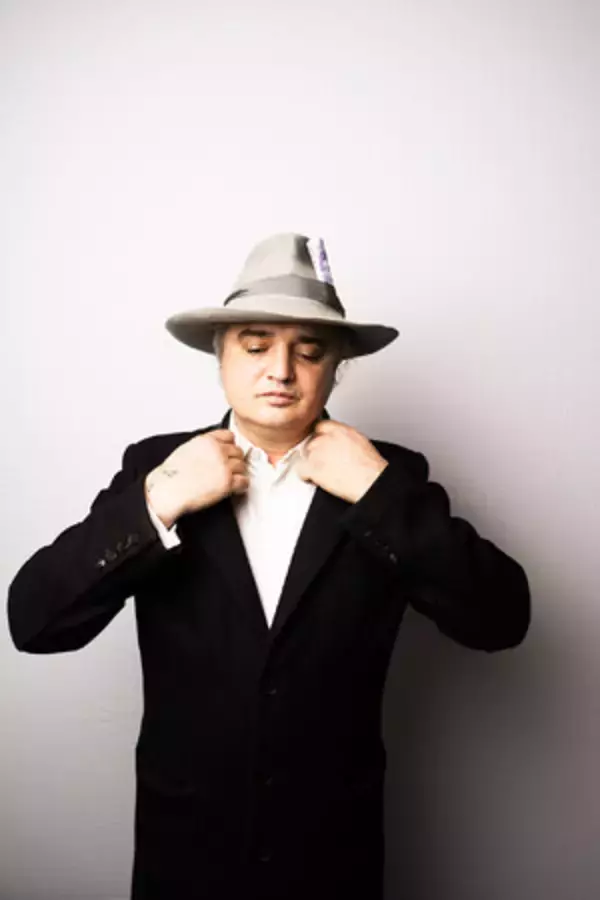 ピーター・ドハーティ、ニューアルバム『FELT BETTER ALIVE』をリリース、 幼い家族とパペットが織りなす新曲「POT OF GOLD」のミュージックビデオも公開