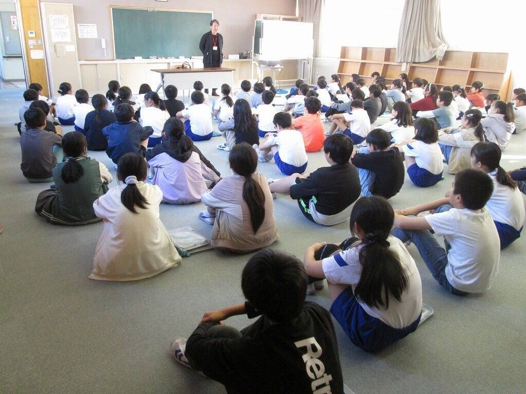 OSAJIが10周年を前に問い直した“存在意義”。—『人生をドラマティックに、世界をロマンティックに。』が生まれるまで