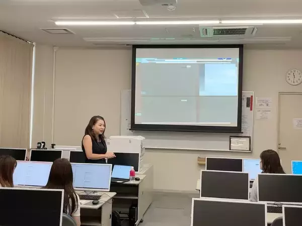 【ベアミネラル】梅花女子大学産学連携プロジェクト「オリジナル ミネラルベール UVパウダー（ポケットUVパウダー）」発売にあたりSNSを活用したマーケティング施策を考える