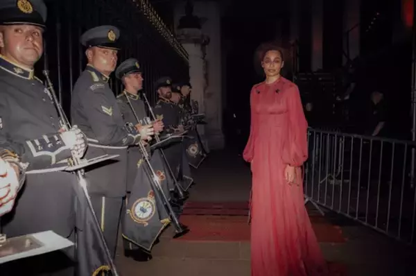 【DIOR】 ディオールを纏うセレブリティ - セレステ