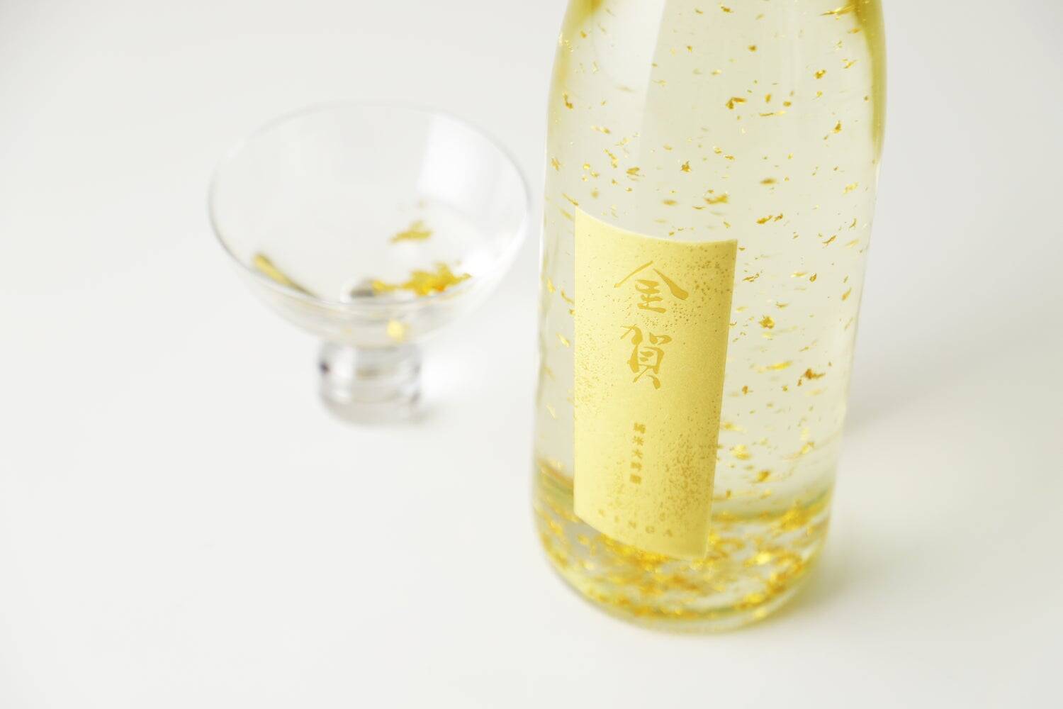 新年を“金箔入りの日本酒”で祝う。祝い酒「金賀 -KINGA-」が生まれた理由