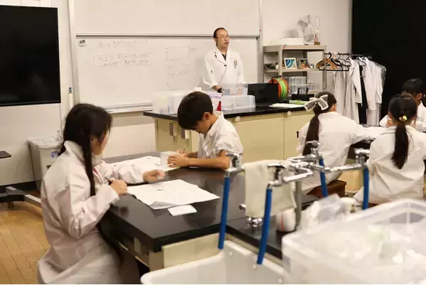 自分で見つける科学の楽しさ！会員制理科実験教室「e-RIKA」の会員が150名を突破！お得な秋の入会割引キャンペーンも