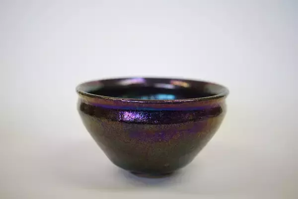 「世界初！釉薬を使わない独自の技術で生み出された曜変天目(ようへんてんもく)　不可能を可能に変えた陶芸家　山根彰正氏の「伝統を未来につなげる」挑戦ストーリー」の画像