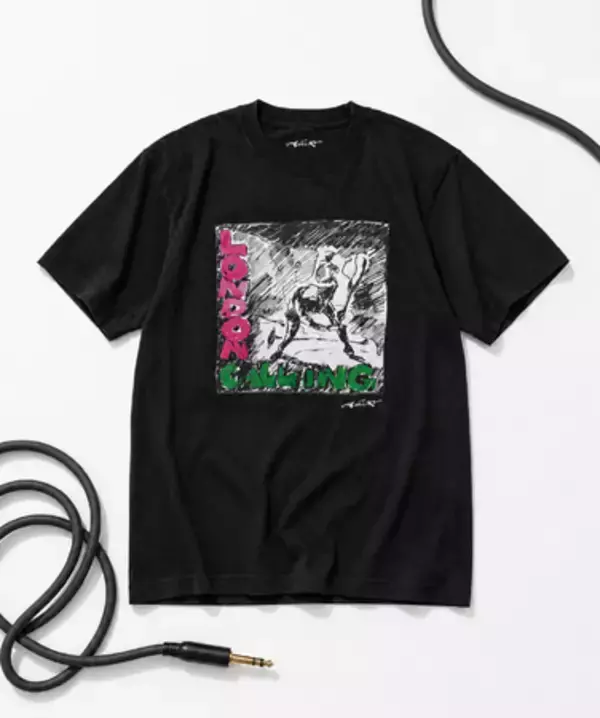 【EDIFICE】イギリスの伝説的バンド"THE CLASH”公認のオフィシャル・ウォー・アーティスト"Ray Lowry”（レイローリー）が描く伝説の瞬間をプリントしたTシャツが受注生産にて受付開始