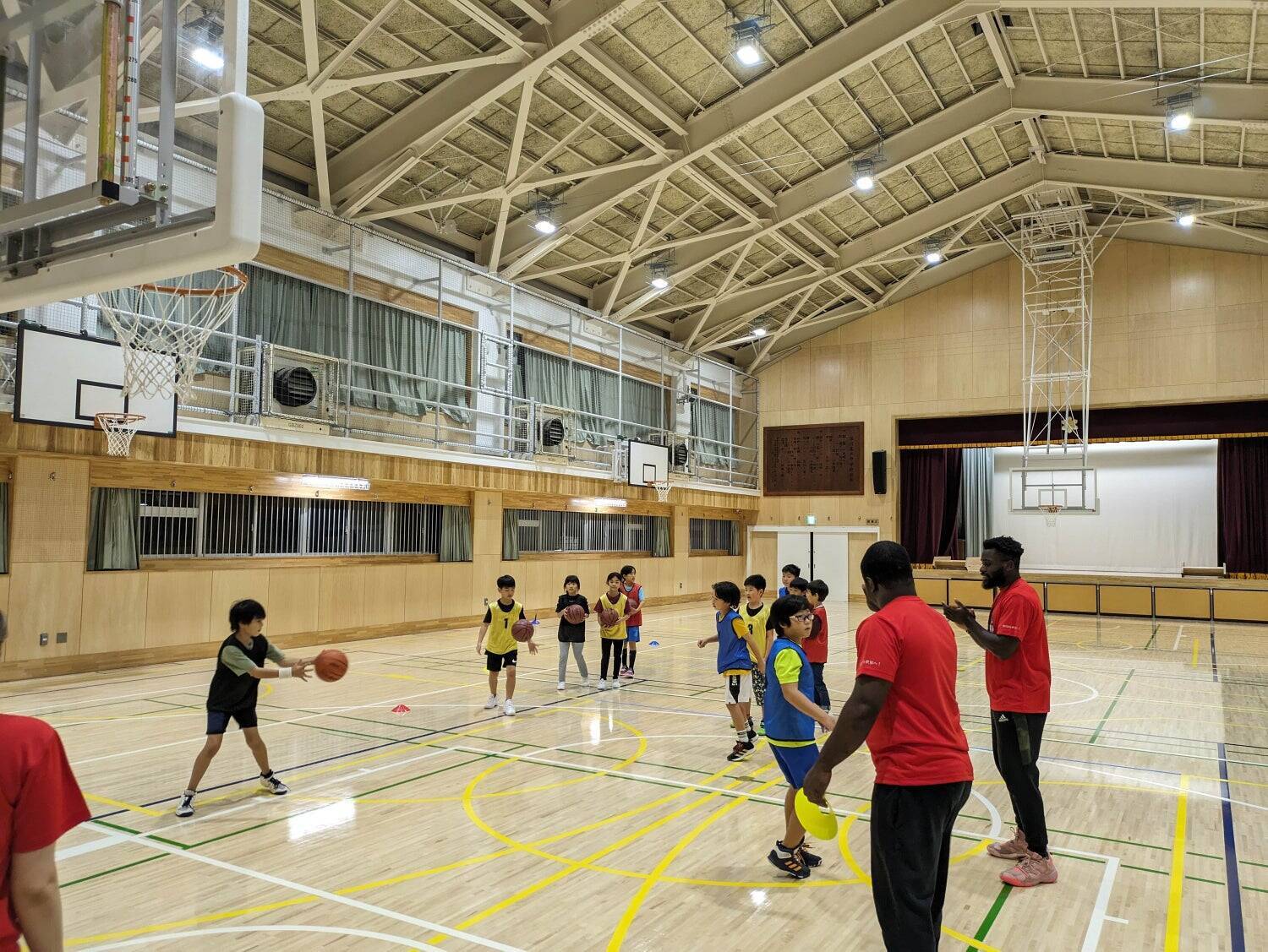 バスケを通じて本物の英語コミュニケーションを身につけよう！「海外で活躍する人材へ」英語バスケットボールスクール誕生ストーリー